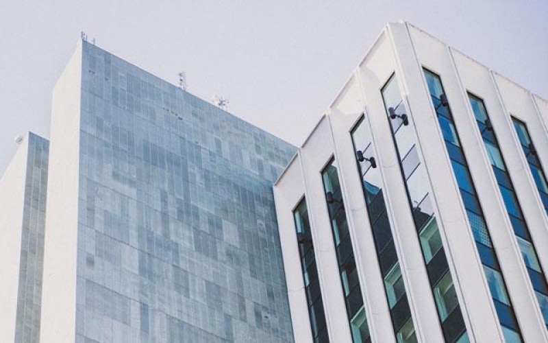 Economize dinheiro investindo no reparo de calafetagem